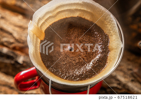 キャンプでお茶を Tea to boil in outdoor cam キャンプでお茶を Tea to boil in outdoor cam 67518621