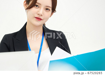 ビジネス 女性 女 67520265