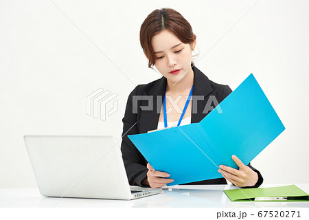 ビジネス 女性 女 67520271