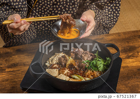 和牛すきやき　Tasty sukiyaki Japanese cuisine 67521367