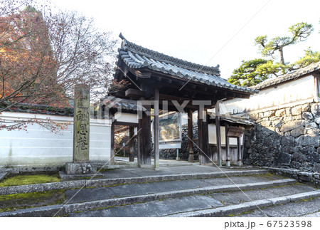 酬恩庵一休寺　京都の紅葉の名所　秋の京都観光スポット　 67523598