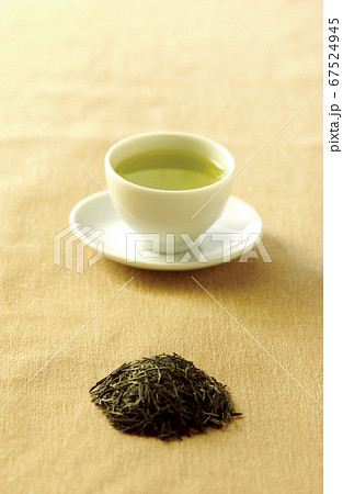 湯飲み 茶葉 湯飲み 茶葉 67524945