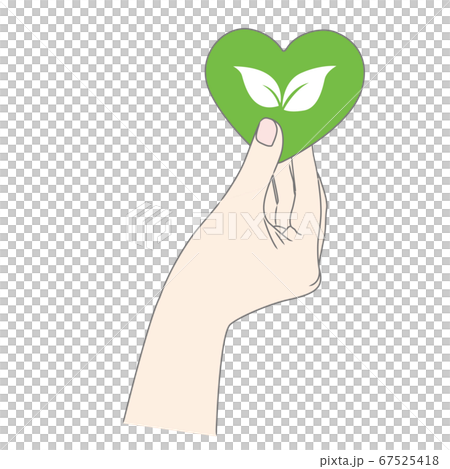 エコをイメージしたハートアイコンを持つ女性の手【ボディパーツ】 67525418