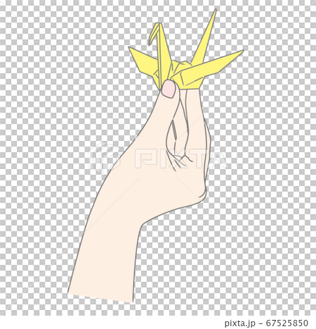 黄色のの折り鶴を持つ女性の右手【ボディパーツ】 67525850
