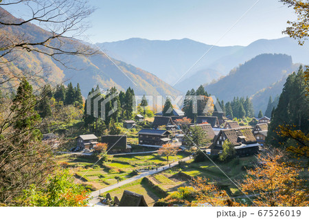 富山県　秋　五箇山　相倉合掌造り集落 67526019