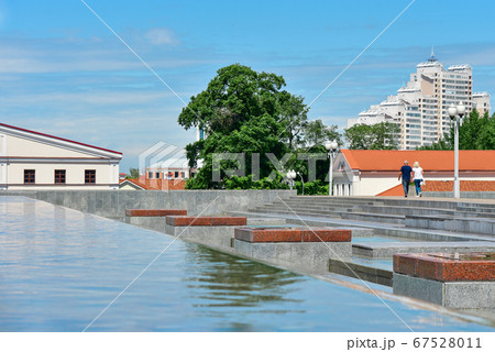 City fountain with water flowing down City fountain with water flowing down 67528011