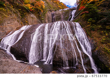 (茨城県)袋田の滝 紅葉 (茨城県)袋田の滝 紅葉 67533770