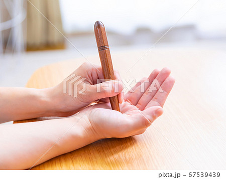 マッサージ棒 手の平 4:3 マッサージ棒 手の平 4:3 67539439