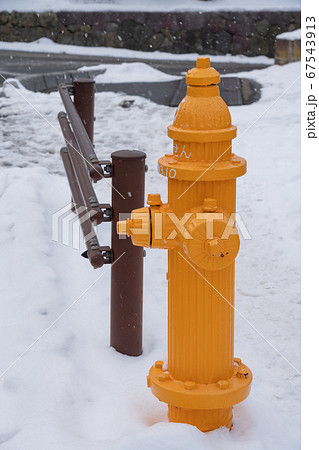 北海道_雪に埋もれる消火栓 北海道_雪に埋もれる消火栓 67543913