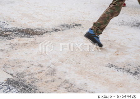 積雪した札幌市内の路面 積雪した札幌市内の路面 67544420