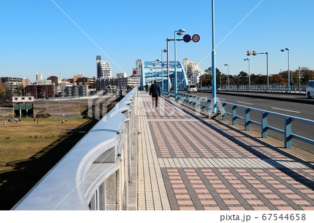 多摩川に架かる丸子橋　秋 67544658