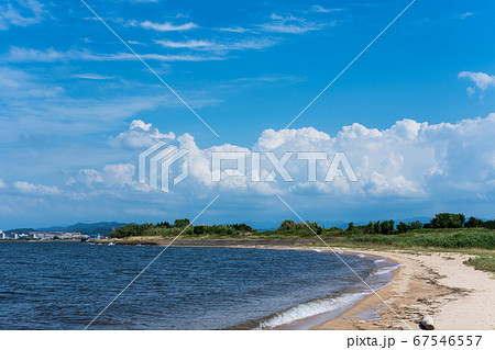 爽やかな中海　飯梨川河口の風景　清潔感のある癒やし写真 67546557