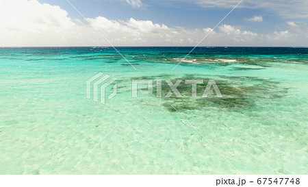 久米島のはての浜の海 67547748