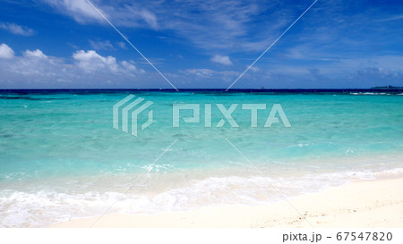 久米島のはての浜の海 67547820