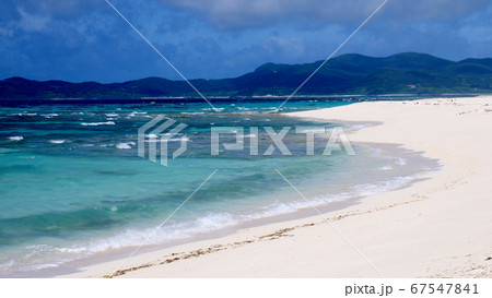 久米島のはての浜の海 67547841