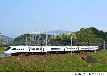 水戸岡鋭治氏デザインの、JR九州の885系特急列車”ソニック