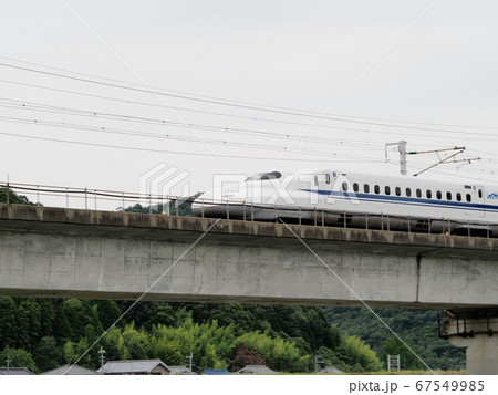 山陽新幹線千種川橋梁を渡るN700系のぞみ 67549985