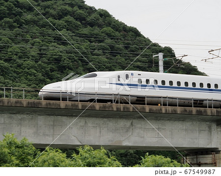 山陽新幹線千種川橋梁を渡るN700系のぞみ 67549987
