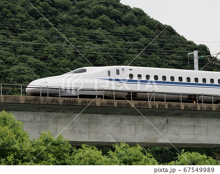 山陽新幹線千種川橋梁を渡るN700系のぞみ 67549989