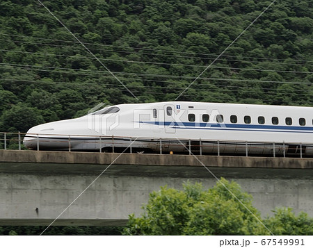 山陽新幹線千種川橋梁を渡るN700系のぞみ 山陽新幹線千種川橋梁を渡るN700系のぞみ 67549991