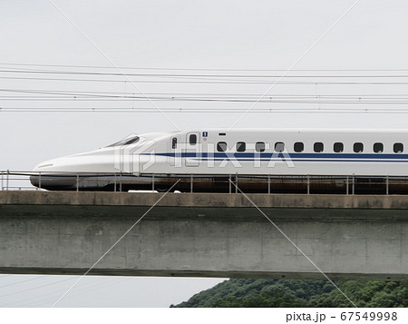山陽新幹線千種川橋梁を渡るN700系のぞみ 67549998