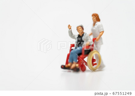 旅行者＿イメージ素材 67551249