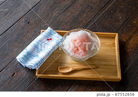 かき氷　japanese type of epidemic shaved ice 67552656