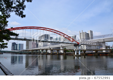 京浜運河に架かる大井水管橋 京浜運河に架かる大井水管橋 67552991