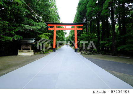 霧島神宮の入口にある美しい鳥居の写真素材