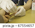 新型コロナウイルス抗体検査の様子(COVID-19) 67554657