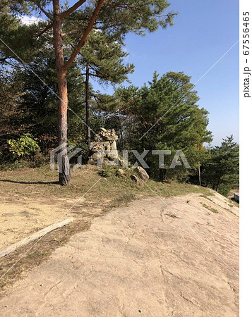 《鬼城山 鬼ノ城(岡山県 総社市)西門跡 石祠》 《鬼城山 鬼ノ城(岡山県 総社市)西門跡 石祠》 67556465