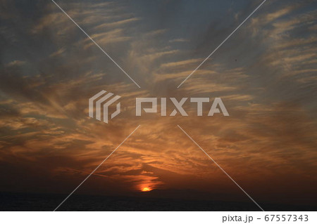 夕日 夕日 67557343