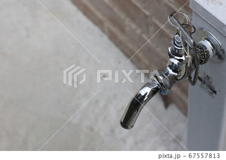 水道の蛇口 水道の蛇口 67557813