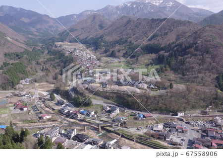 山形の山寺からの見下ろす田舎の風景 67558906