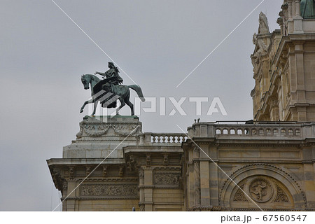 彫像 彫り物 スカルプチュア 67560547