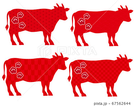 赤い和柄の牛のシルエットセットのイラスト素材