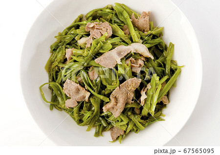 空芯菜の茎と豚肉の炒め物 67565095