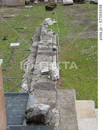 ローマ遺跡 67569398