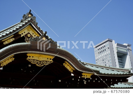 【東京】春の靖国神社（本殿） 67570380