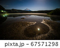 富士山と湖 67571298