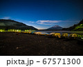 富士山と湖 67571300