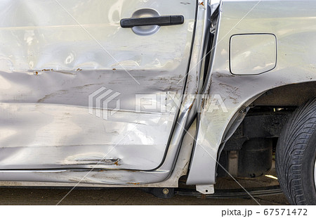 Car crash. Beside the light grey color pick up car Car crash. Beside the light grey color pick up car 67571472