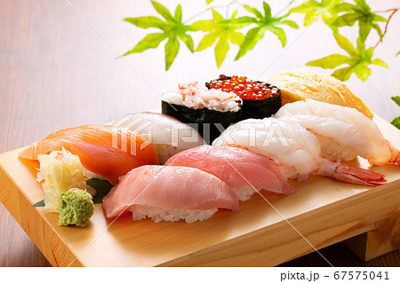 お寿司　木皿　イメージ 67575041