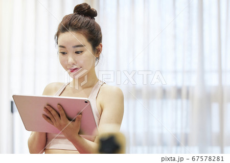 女性 女 女の子 67578281