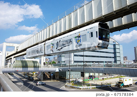 千葉都市モノレール 千葉ロッテマリーンズのラッピング マリーンズ号 の写真素材