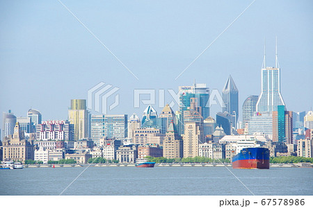 上海　外灘（バンド）のビル群 67578986