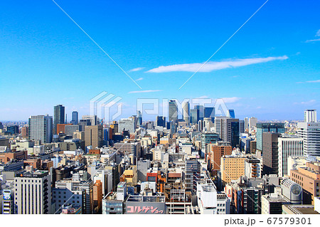 名古屋市、名古屋駅前ビル群とその周辺の風景 67579301