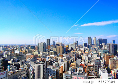 名古屋市、名古屋駅前ビル群とその周辺の風景 67579304