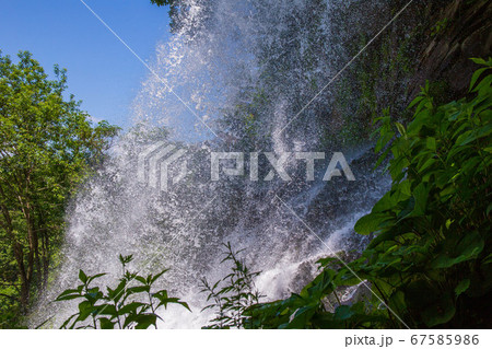 信州奥蓼科の夏 風涼やかな横谷峡(横谷渓谷) 乙女滝 信州奥蓼科の夏 風涼やかな横谷峡(横谷渓谷) 乙女滝 67585986