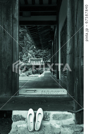 安東市 韓屋 白黒写真 67587840